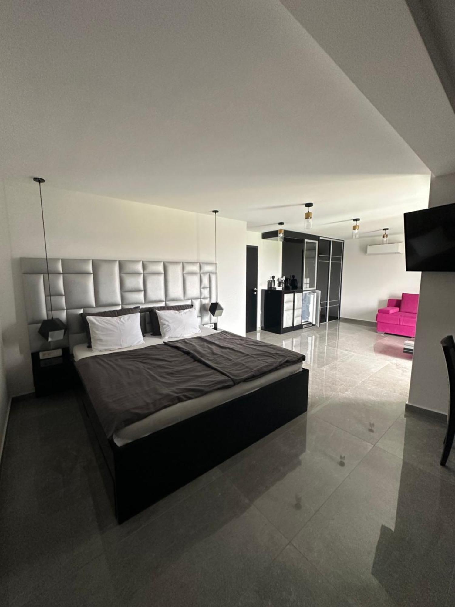 Boutique Residence Cosmopolis 1 比比涅 外观 照片