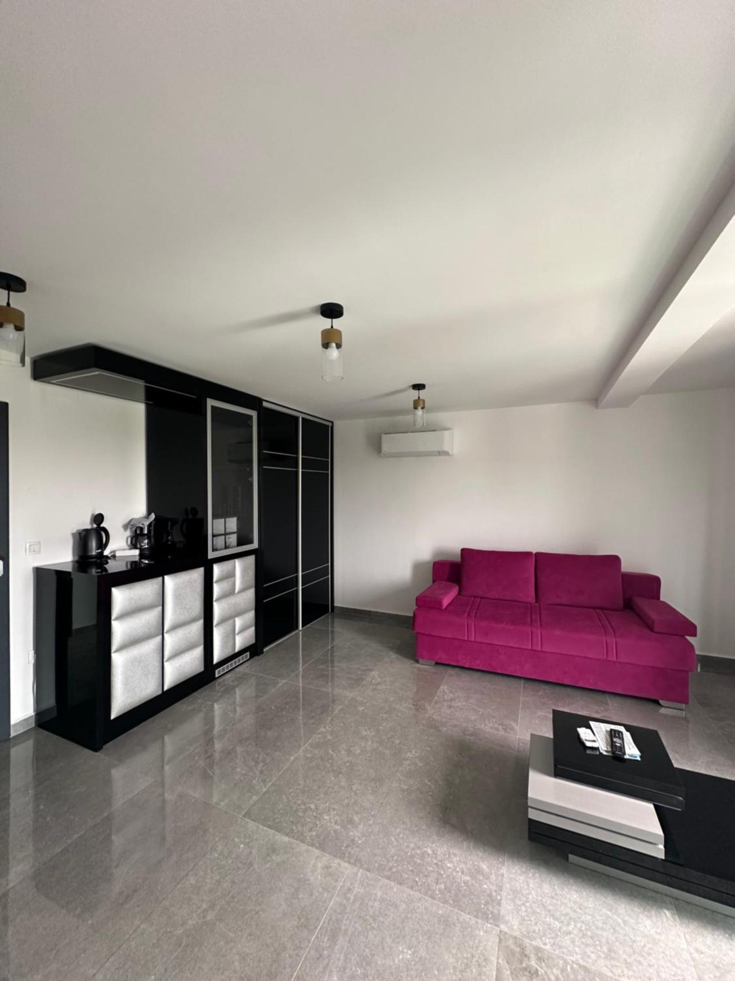 Boutique Residence Cosmopolis 1 比比涅 外观 照片